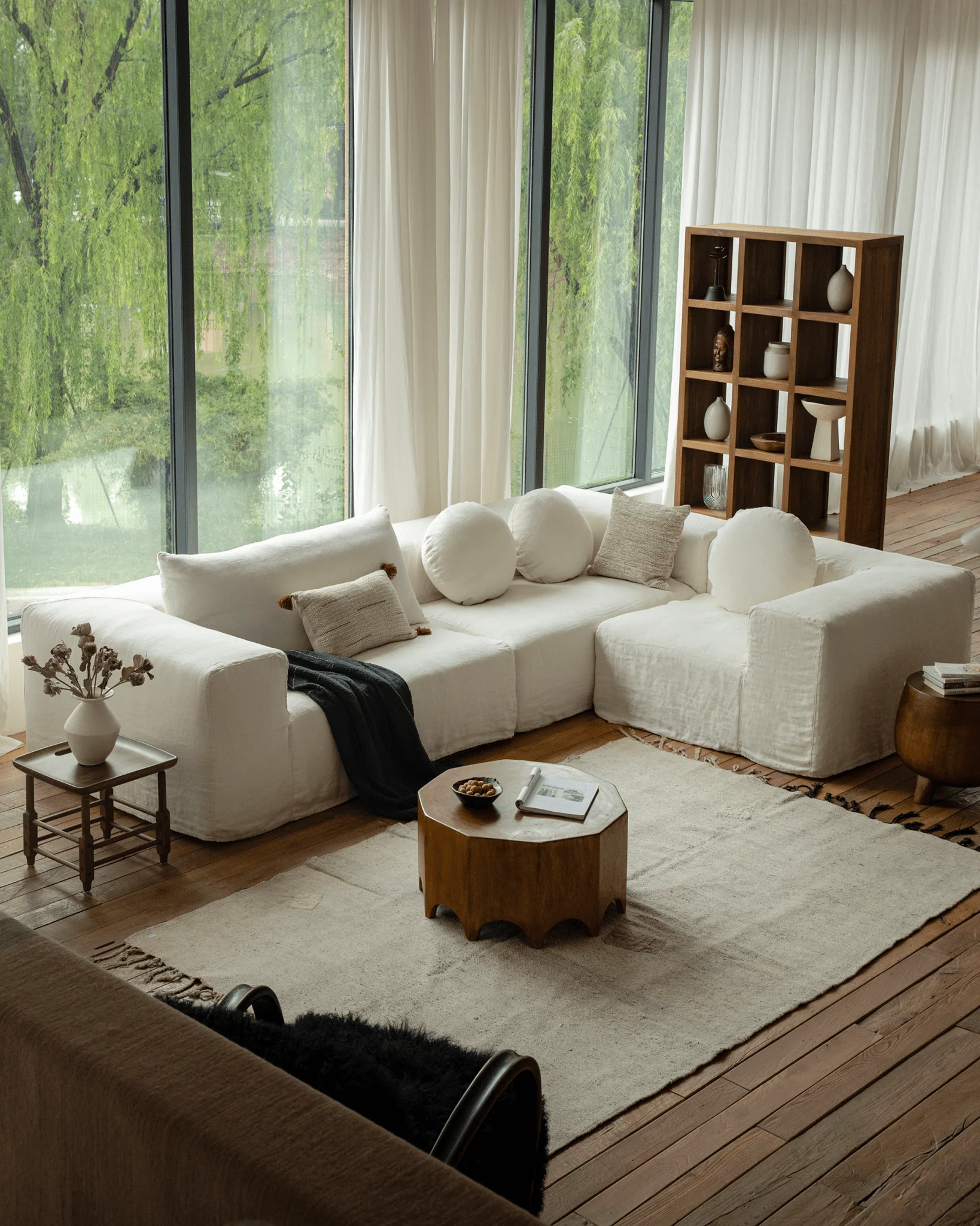 Doma Sectional Sofa - Image 3