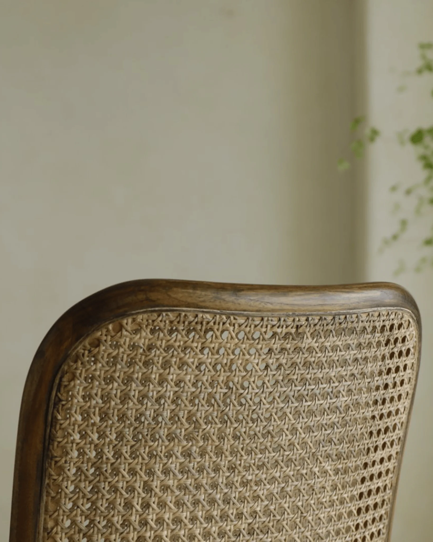 NO.811 Chair - Image 13