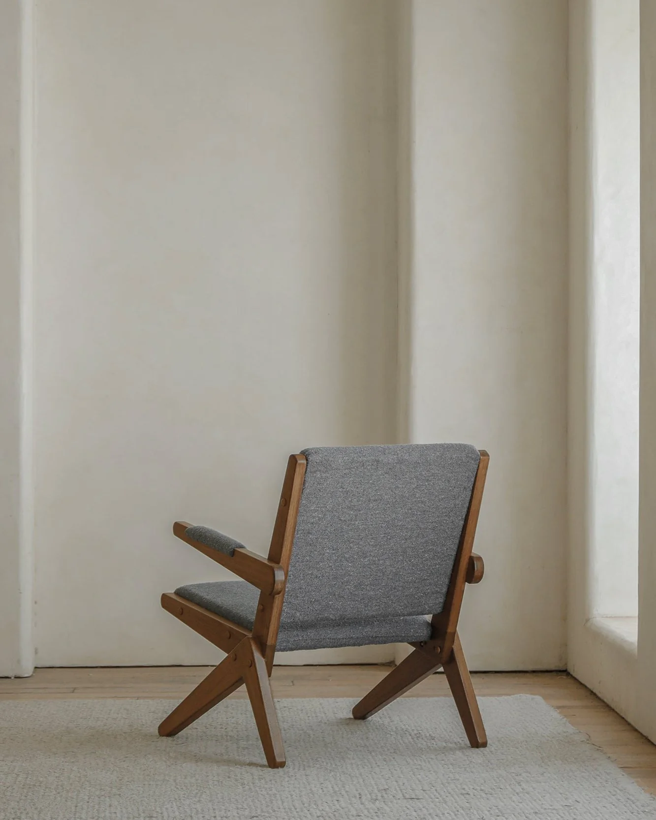 Scissors Chair - Image 5
