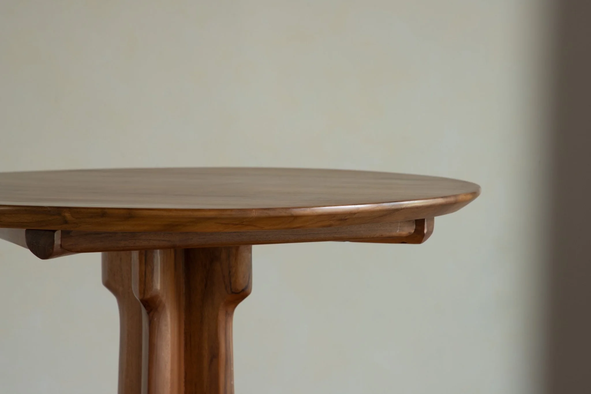 X Table - Image 10